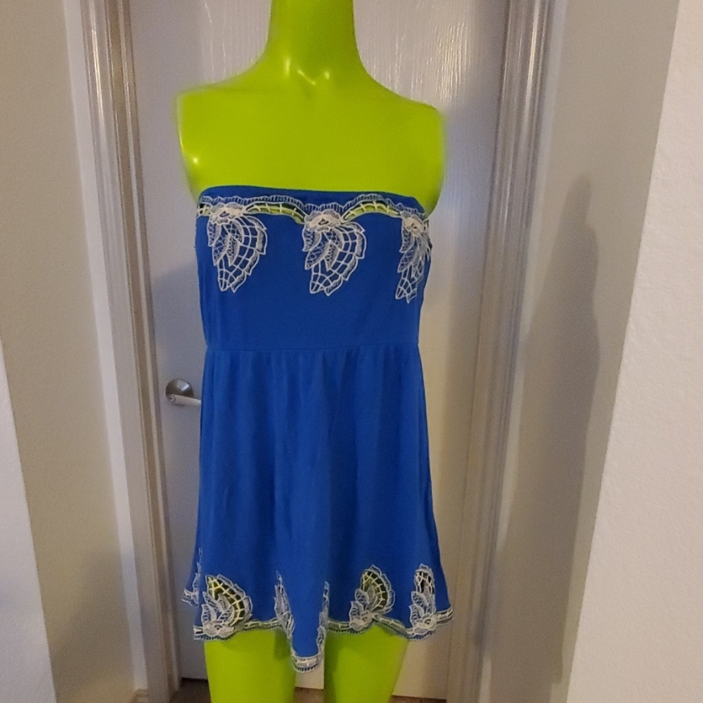NEW Strapless embroidered blouse / top size L